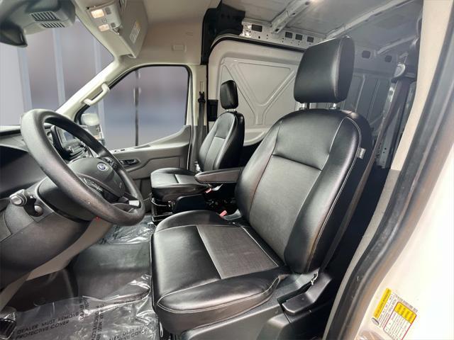 Photo of 2023 OXFORD WHITE Ford Transit-350