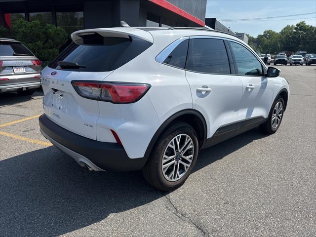 Photo of 2022 OXFORD WHITE Ford Escape