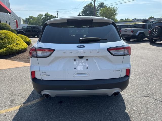 Photo of 2022 OXFORD WHITE Ford Escape