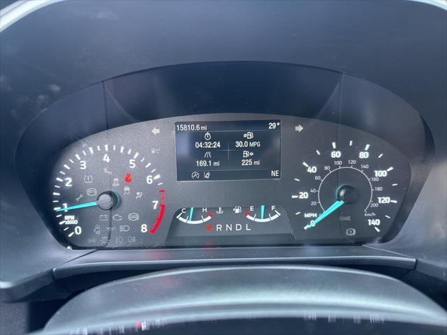 Photo of 2022 OXFORD WHITE Ford Escape