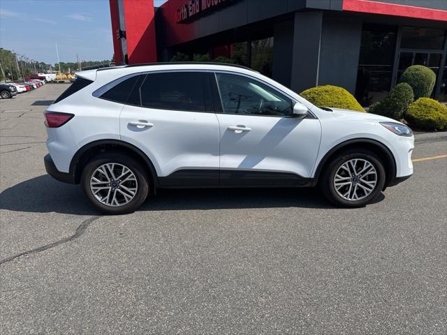 Photo of 2022 OXFORD WHITE Ford Escape