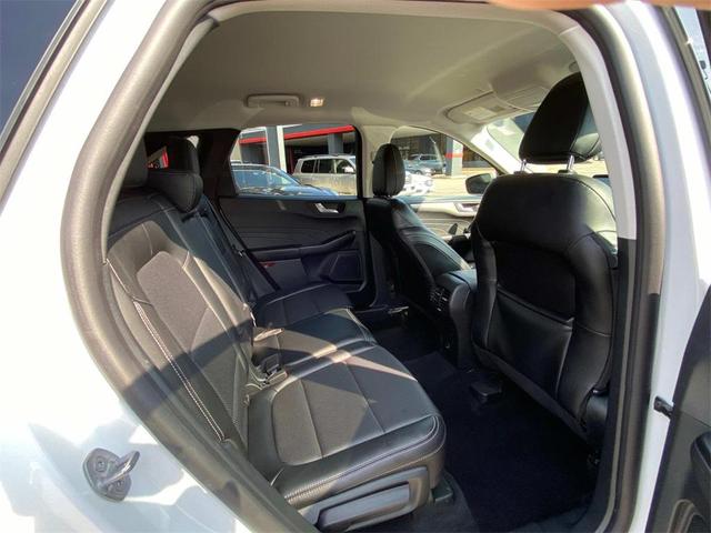 Photo of 2022 OXFORD WHITE Ford Escape