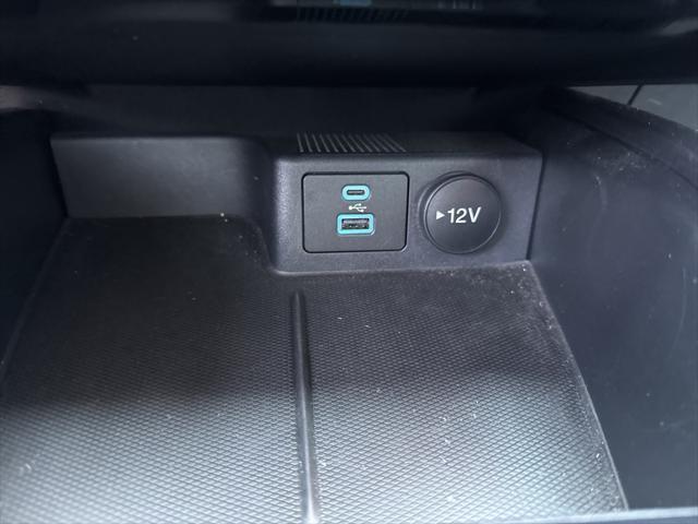 Photo of 2022 OXFORD WHITE Ford Escape