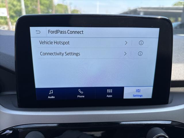 Photo of 2022 OXFORD WHITE Ford Escape