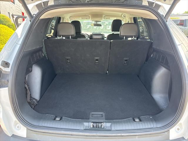 Photo of 2022 OXFORD WHITE Ford Escape