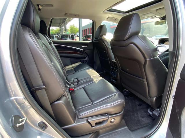 Photo of 2017 Lunar Silver Metallic Acura MDX