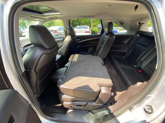 Photo of 2017 Lunar Silver Metallic Acura MDX