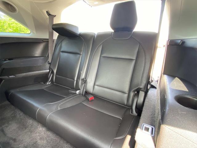Photo of 2017 Lunar Silver Metallic Acura MDX