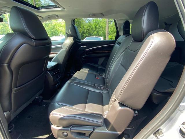 Photo of 2017 Lunar Silver Metallic Acura MDX