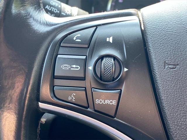 Photo of 2017 Lunar Silver Metallic Acura MDX
