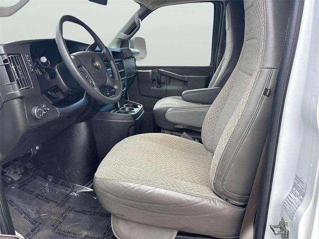 Photo of 2022 Summit White Chevrolet Express 3500
