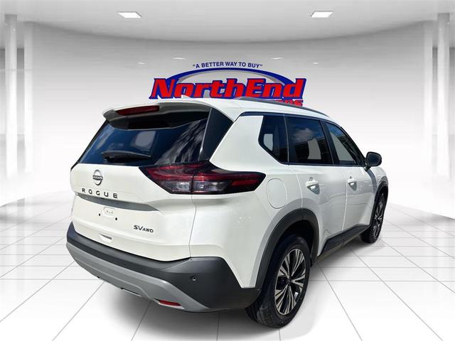 Photo of 2022 Pearl White Tricoat Nissan Rogue