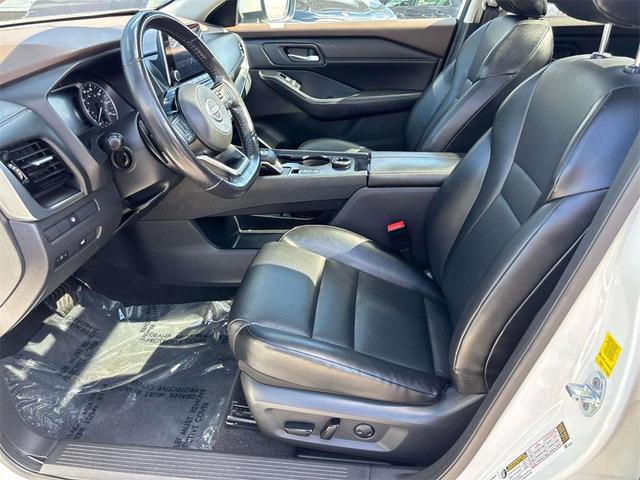 Photo of 2022 Pearl White Tricoat Nissan Rogue