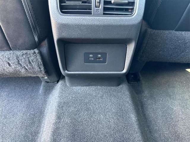 Photo of 2022 Pearl White Tricoat Nissan Rogue