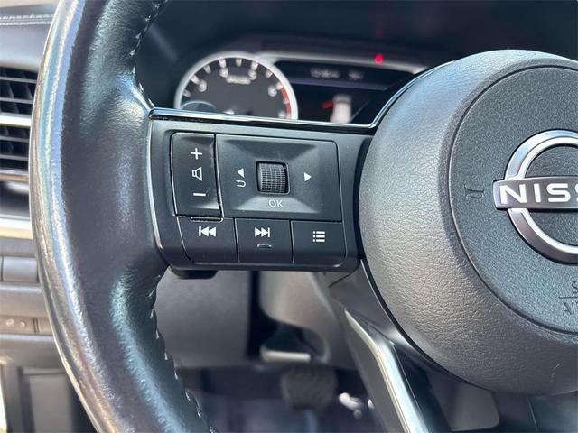 Photo of 2022 Pearl White Tricoat Nissan Rogue