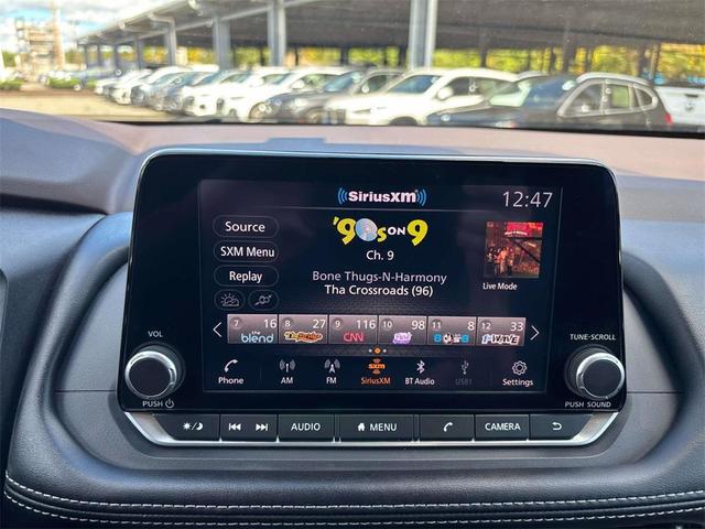 Photo of 2022 Pearl White Tricoat Nissan Rogue