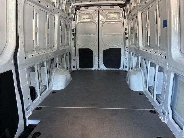 Photo of 2023 Arctic White Mercedes-Benz Sprinter 2500