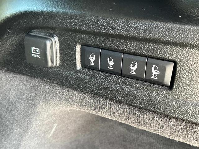 Photo of 2022 Bright White Clearcoat Jeep Grand Cherokee L