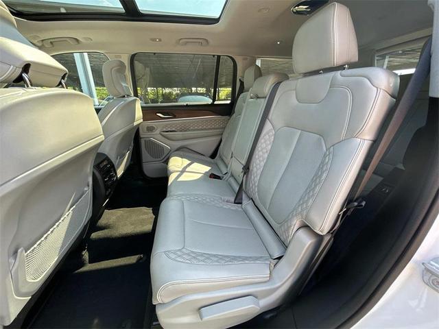 Photo of 2022 Bright White Clearcoat Jeep Grand Cherokee L