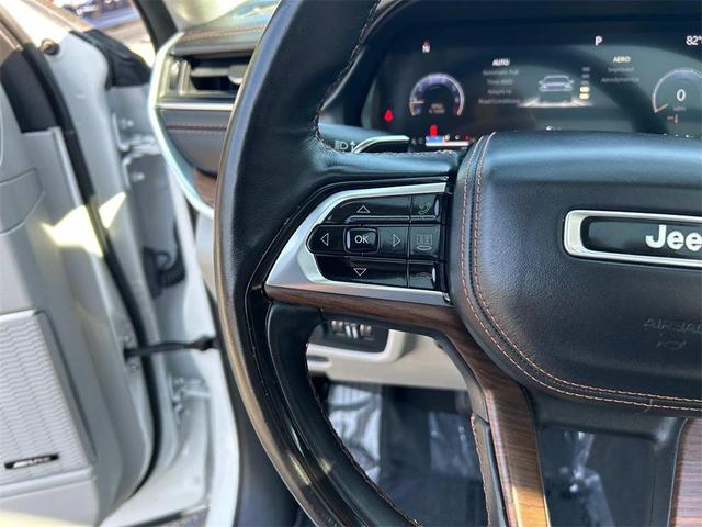Photo of 2022 Bright White Clearcoat Jeep Grand Cherokee L