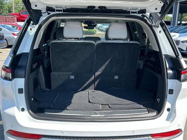 Photo of 2022 Bright White Clearcoat Jeep Grand Cherokee L