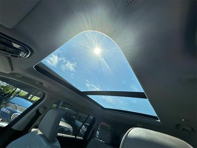 Photo of 2022 Bright White Clearcoat Jeep Grand Cherokee L