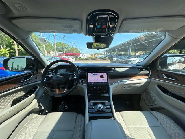 Photo of 2022 Bright White Clearcoat Jeep Grand Cherokee L