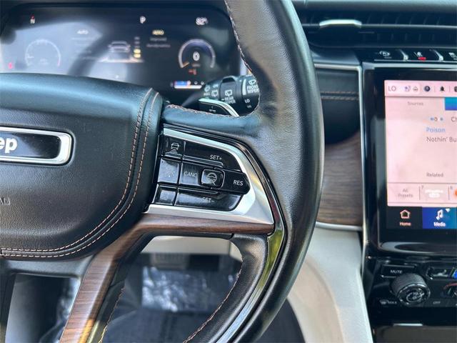Photo of 2022 Bright White Clearcoat Jeep Grand Cherokee L