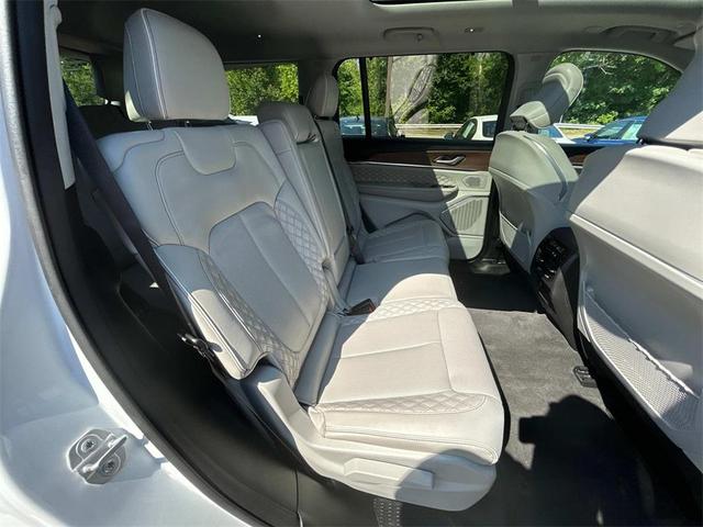 Photo of 2022 Bright White Clearcoat Jeep Grand Cherokee L