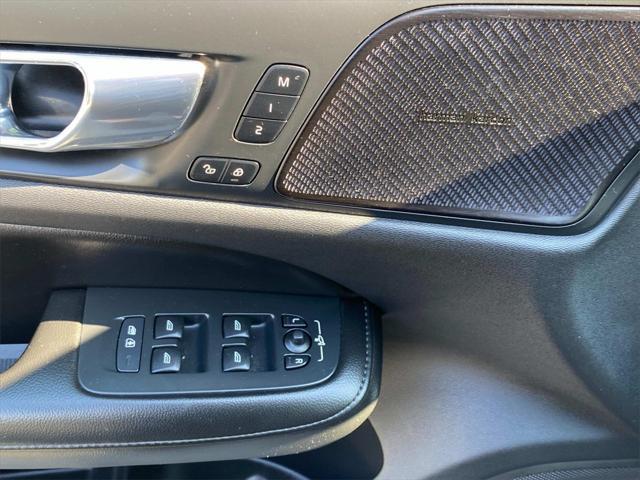 Photo of 2020 Denim Blue Metallic Volvo S60
