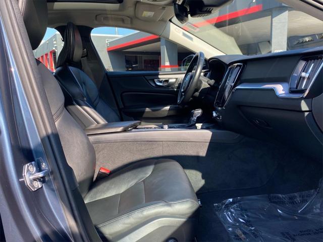 Photo of 2020 Denim Blue Metallic Volvo S60