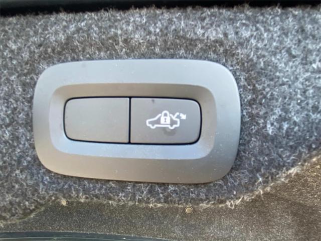 Photo of 2020 Denim Blue Metallic Volvo S60