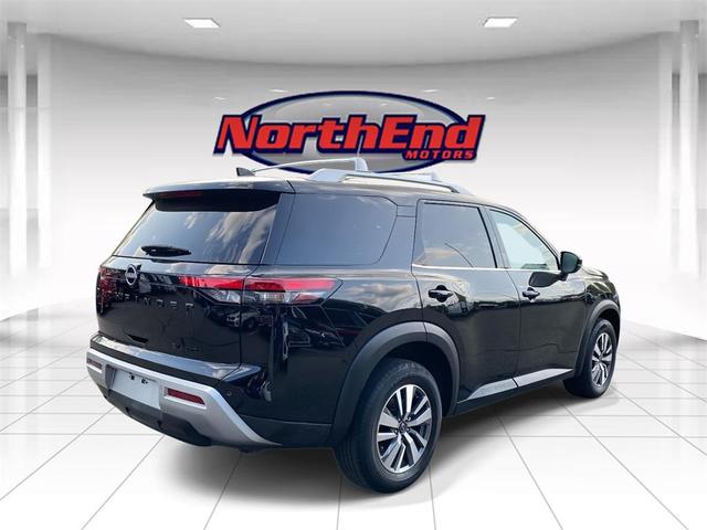 Photo of 2023 Super Black Nissan Pathfinder