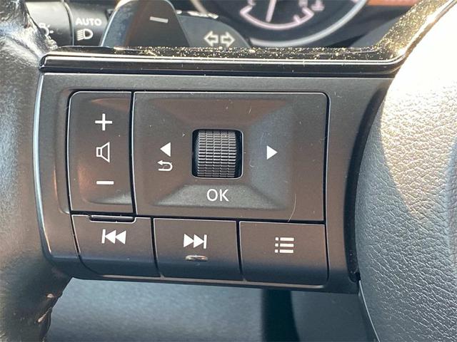 Photo of 2023 Super Black Nissan Pathfinder