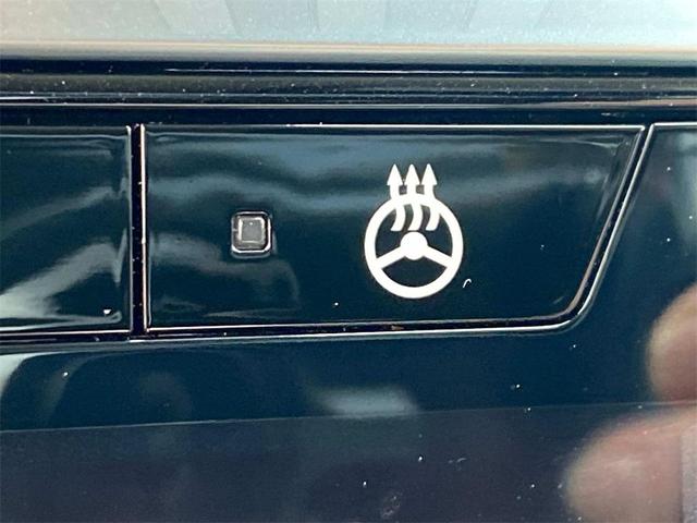 Photo of 2023 Super Black Nissan Pathfinder