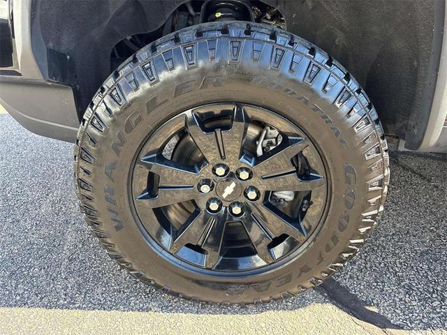 Photo of 2021 Black Chevrolet Colorado