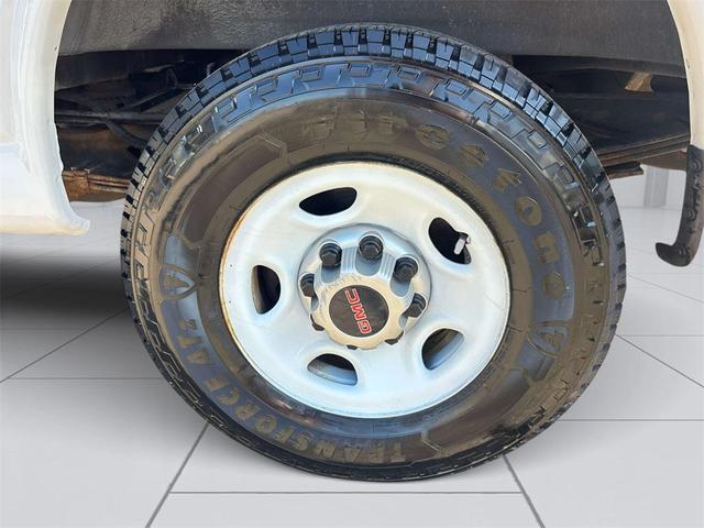 Photo of 2020 Summit White GMC Savana 2500
