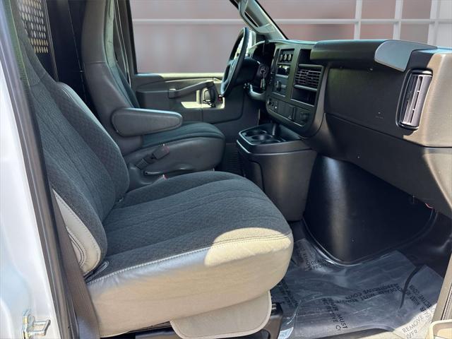 Photo of 2023 Summit White GMC Savana 2500