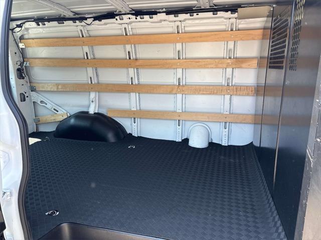 Photo of 2023 Summit White GMC Savana 2500