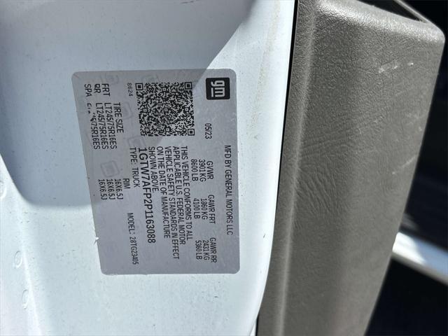 Photo of 2023 Summit White GMC Savana 2500