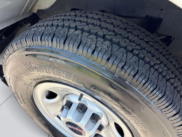 Photo of 2023 Summit White GMC Savana 2500