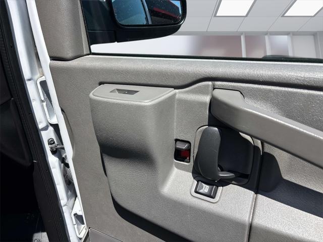 Photo of 2023 Summit White GMC Savana 2500