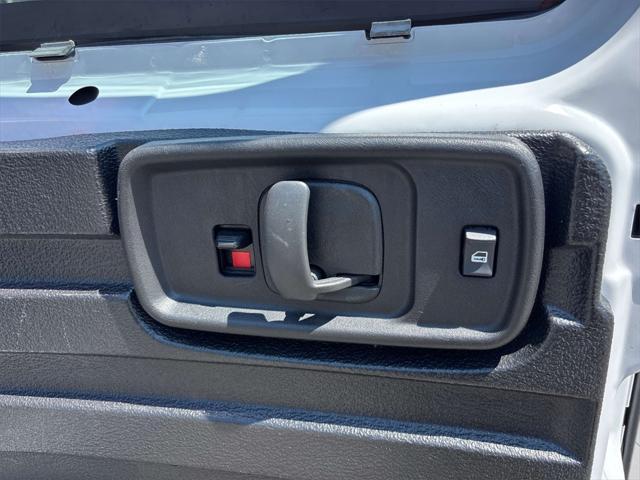Photo of 2023 Summit White GMC Savana 2500