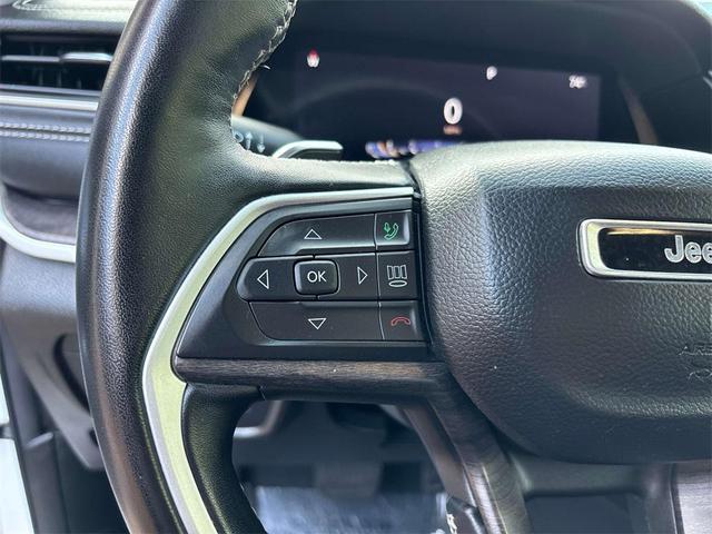 Photo of 2022 Bright White Clearcoat Jeep Grand Cherokee