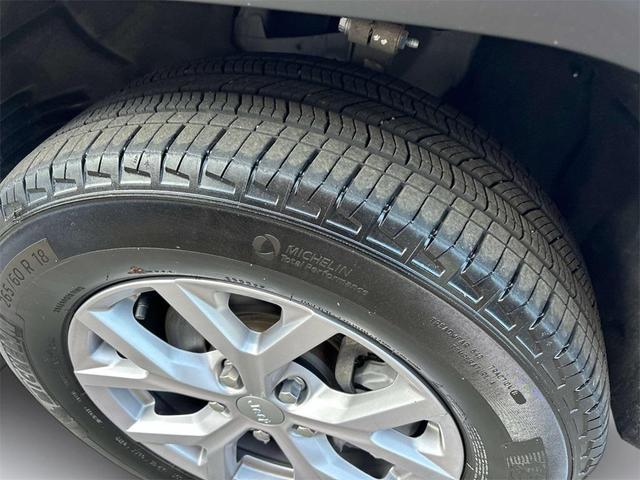 Photo of 2022 Bright White Clearcoat Jeep Grand Cherokee