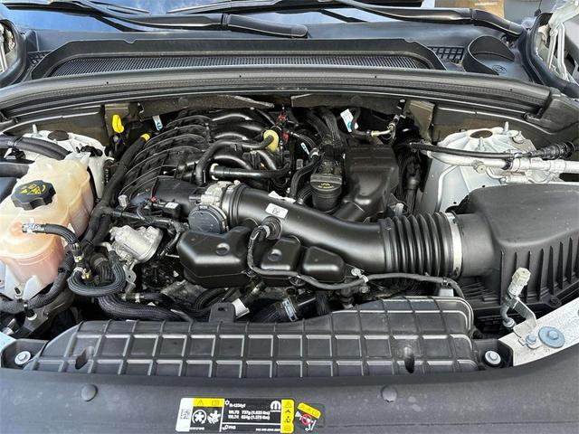 Photo of 2022 Bright White Clearcoat Jeep Grand Cherokee