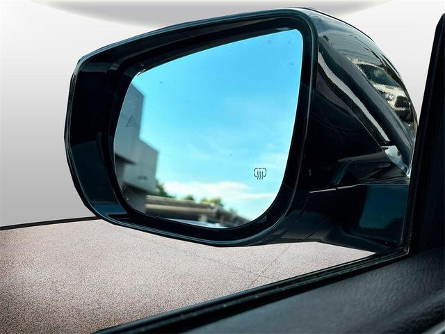 Photo of 2022 Bright White Clearcoat Jeep Grand Cherokee
