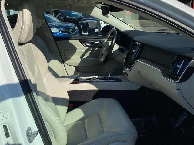 Photo of 2022 Crystal White Metallic Volvo S60