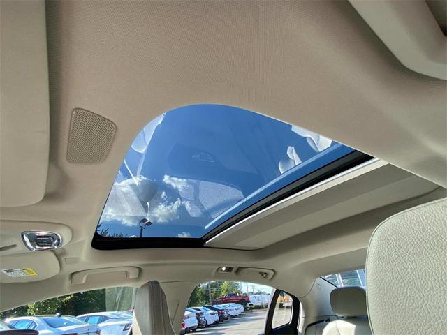 Photo of 2022 Crystal White Metallic Volvo S60