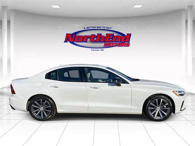 Photo of 2022 Crystal White Metallic Volvo S60